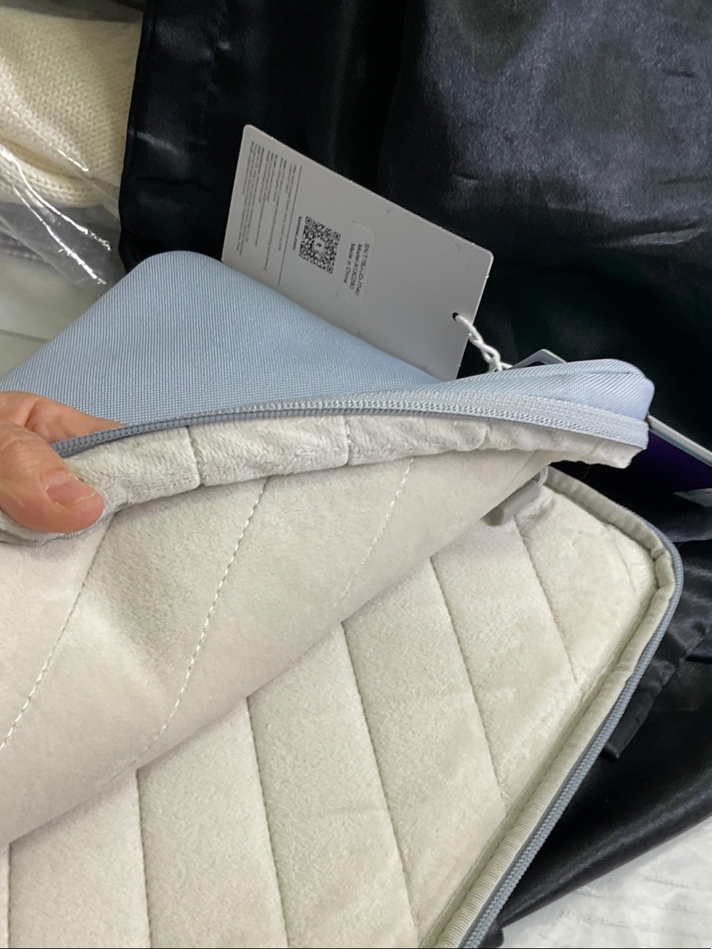 tomtoc Computer Case Bag - Light Blue - Picture 4 of 9